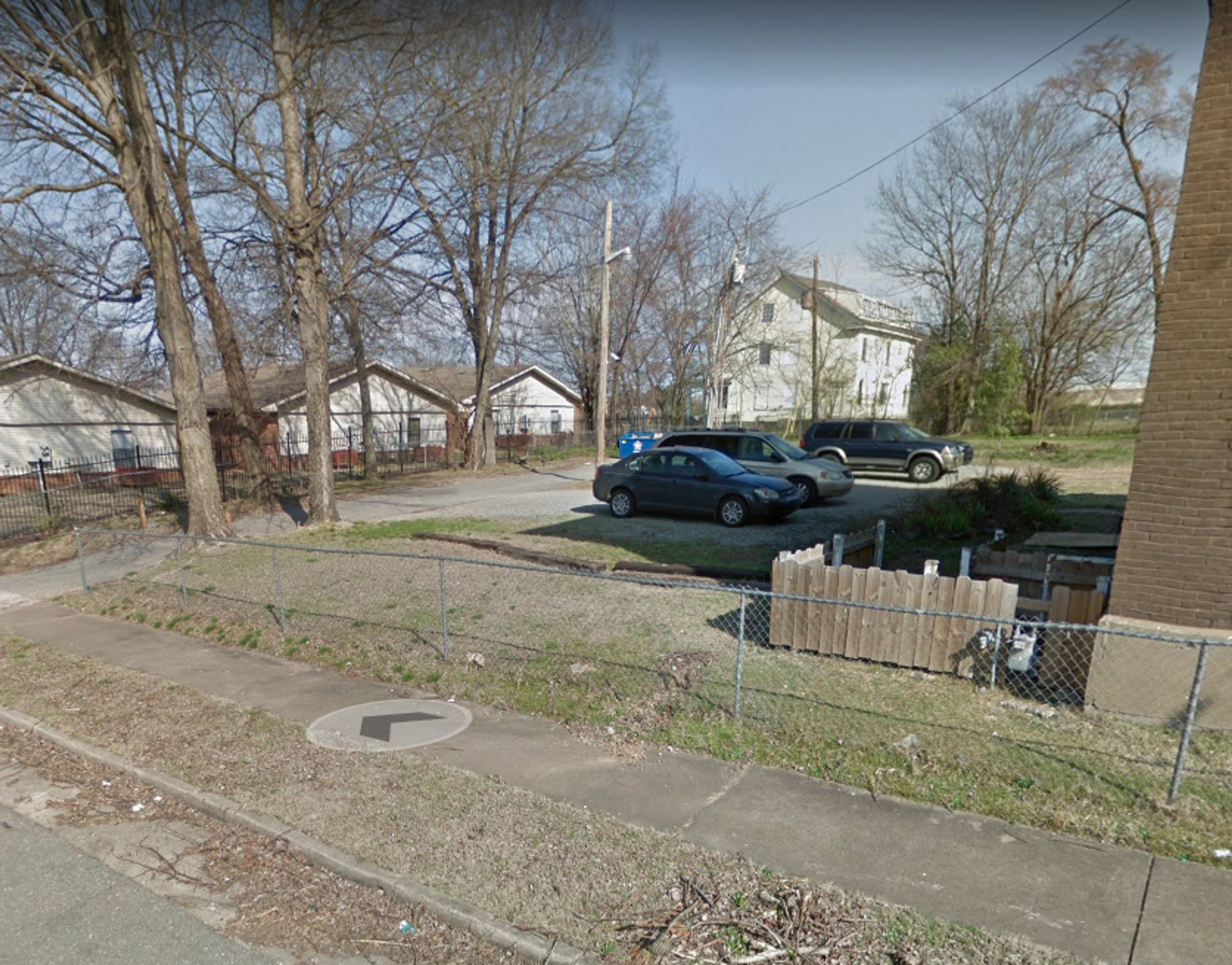 Parking, Garages And Car Spaces For Rent 20 x 10 Unpaved Lot 303825